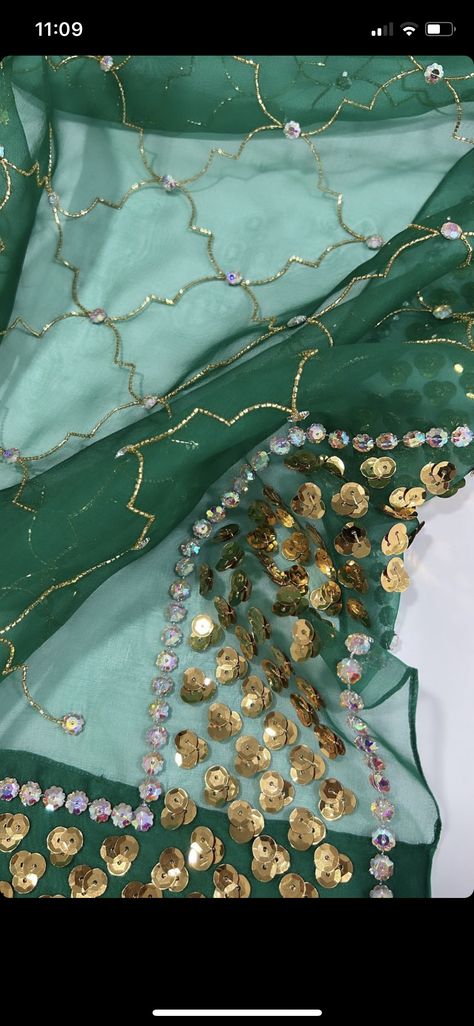 Bridal Dupatta Embroidery Design, Muse Luxe Dresses, Hand Painted Embellished Dupatta, Designer Duppatas Ideas, Hand Work Dupatta Design, Muse Luxe, Dupatta Embroidery Design, Dupatta Designs Ideas, Handwork Dupatta