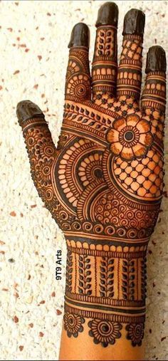 Simple Mahendi Designs Latest Front Hand, Mehndi Art Designs Front Aesthetic, Mehandhi Designs Bridal Simple, Mehendhi Designs Latest, Mandhi Design Hand Bridal Mehndi Simple, Mendhi Designs Front Hand Easy, Mehedi Design Simple Aesthetic, Mahandi Design Hands Latest, Mendhi Designs Simple Front Hand Full