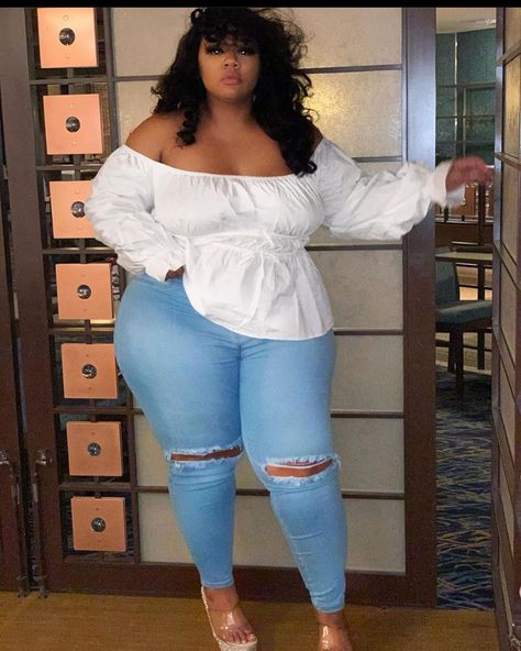 Plus Size Baddie Outfits, Look Plus Size, Curvy Fashionista, Big Girl Fashion, Plus Size Beauty, Plus Size Fashion For Women, Curvy Girl Outfits, Curvy Girl Fashion, Curvy Outfits