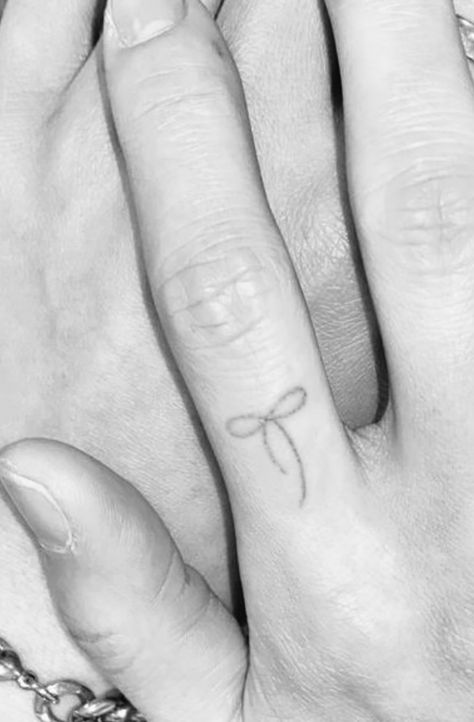 #bow #finger #tattoo Tattoo On Inside Of Finger, Tiny Easy Tattoos Simple, Coquette Finger Tattoos, Small Tattoos On Hand For Women, Bow Finger Tattoos For Women, Minimalist Bow Tattoo, Fairy Finger Tattoo, Bow Hand Tattoo, Bow On Finger Tattoo