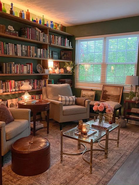 All About Books, Home Library Rooms, Eclectic Homes, Public Libraries, Maximalist Design, About Books, Hygge Home, Southern Home, Living Room Makeover