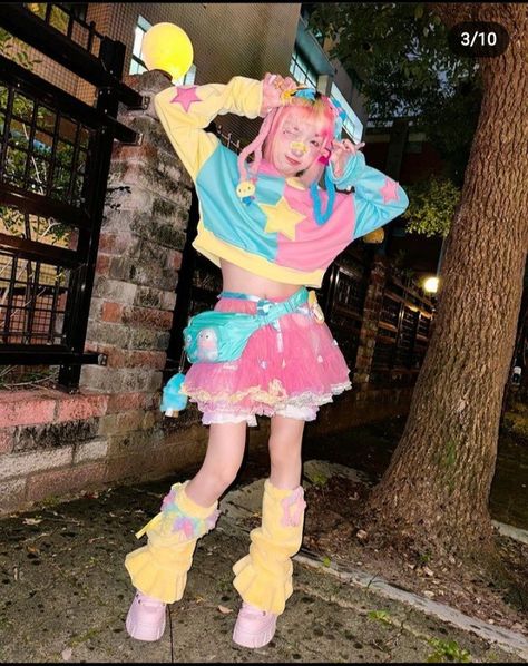 Hypercore Aesthetic Outfits, Carnivalcore Aesthetic Outfit, Rainbow Style Outfit, P Pop Outfit, Rainbow Skirt Outfit, Di Bright Outfit, Decora Fashion Outfits Rainbow, Candy Clown Costume, Rainbow Pastel Outfit