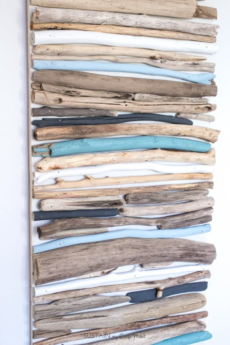 Create a beautiful coastal art piece for your wall using driftwood and a cool mix of blues, white and grey paint. Takken Decor, Diy Coastal Decor, Tre Kunst, Koti Diy, Driftwood Diy, Painted Driftwood, Driftwood Projects, Driftwood Wall, Wood Craft Projects