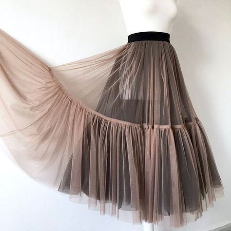 Formal Clothing Women, Mauve Skirt, Bridal Skirt, Gonna In Tulle, Formal Clothing, Tulle Long Skirt, Over Skirt, Comfortable Skirts, Bridal Skirts