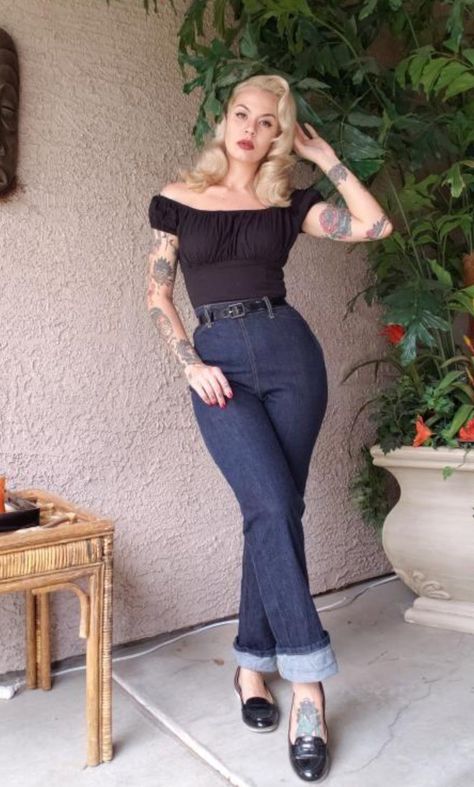 Gothabilly Fashion, 50s Inspired Fashion, 50's Fashion, Rockabilly Outfits, Pin Up Outfits, Retro Jeans, Vintage Inspired Outfits, Rockabilly Fashion, Fashion Mistakes