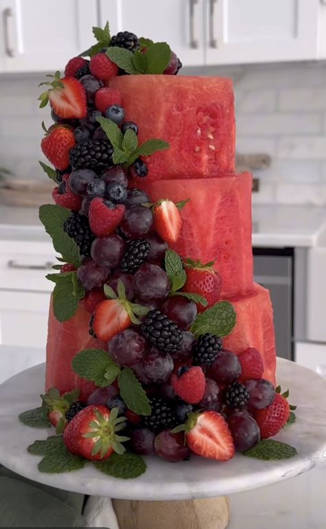 Party Snacks Fruit, Only Fruit Cake, Cake Made Out Of Watermelon, Watermelon Layer Cake, Wedding Cake Made Out Of Fruit, Keeping Fruit Cold At A Party, How To Eat Fruit, Christmas In Summer Ideas, Cake Made Of Watermelon