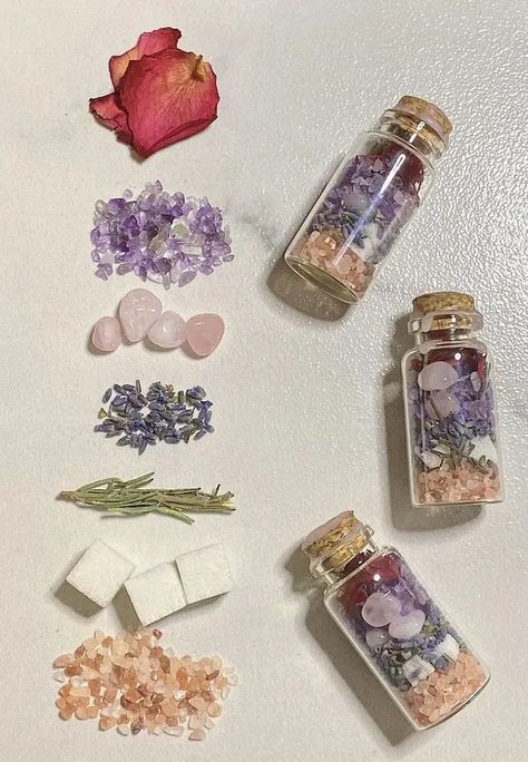 Witch Recipes, Upcycled Bottles, Love Jar, Witch Bottles, Jar Spells, Summer Board, Magia Das Ervas, Ren Fest, Fairy Jars