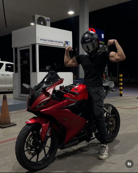 Biker Helmet Aesthetic, Biker Guy Aesthetic, Motor Aesthetic, Motorcycle Guy, Red Helmet, Biker Couple, Biker Guys, Hot Biker Guys, Motocross Love