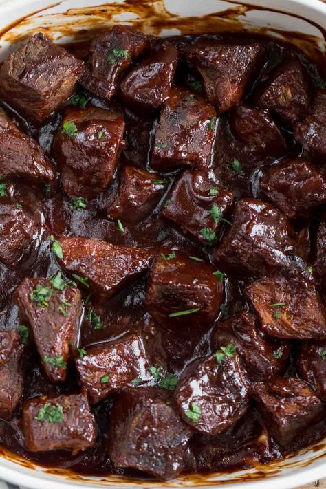 Soft and tender roast beef chunks cooked with a tangy barbecue sauce. The best dinner recipe! Bbq Beef Bites Crockpot, Chuck Roast Crock Pot Recipes Southern, Beef Chunks Recipes, Crockpot Recepies, Beef Chunks, Crockpot Roast Recipes, Chuck Roast Recipes, Bbq Roast, Crockpot Ideas