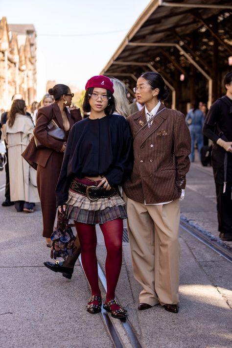 All The Best Street Style From Australian Fashion Week 2024 #refinery29 2024 Street Style, Australian People, Australian Fashion Week, Street Style Outfits Casual, Fashion Week 2024, Fashion Trend Forecast, Fashion Week Outfit, Blogger Street Style, Soft Spot