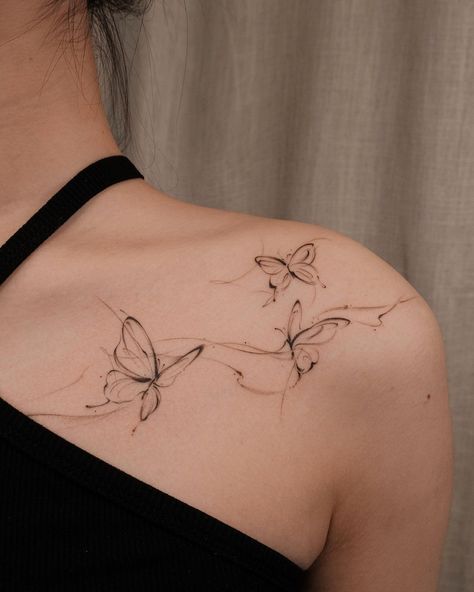 Follow The Butterflies Tattoo, Girly Little Tattoos, Cool Animal Tattoos For Women, Tattoos That Go With Flowers, Hip Tattoos Women Small Meaningful, Cool Tattoos For Women Simple, Delicate Spinal Tattoos For Women, All Back Tattoo Women, Cute Line Tattoos For Women