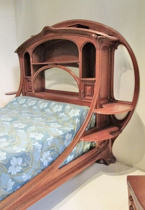 Art Nouveau Interior, Nouveau Furniture, Art Nouveau Furniture, Unusual Furniture, Art Nouveau Decor, Wooden Bed Design, Art Nouveau Architecture, Bed Furniture Design, Art Nouveau Design