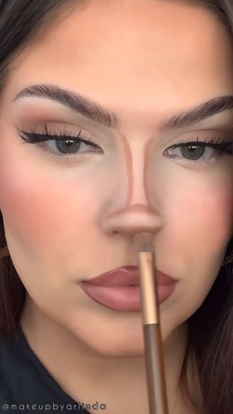 Cat Nose Contour, Nose Contour With Bronzer, Square Nose Contour Tutorial, Easy Nose Contouring For Beginners, Box Nose Contour, Contour For Crooked Nose, Nose Counter Makeup, Nose Contouring Button, Lifted Nose Contour