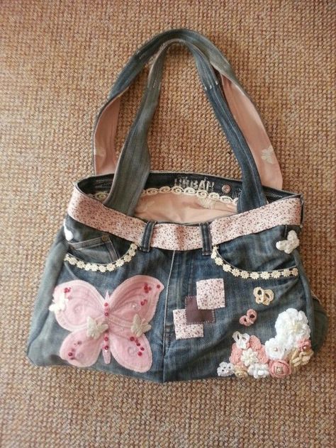 Crochet Flower Bag, Thrift Flips, Thrift Flip, Learn How To Crochet, Clothes Diy, Flower Bag, Upcycled Fashion, Jeans Bag, Pretty Bags