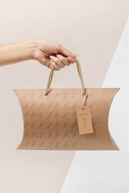 Eco-friendly packaging bag mock-up | Free Psd #Freepik #freepsd #eco-mockup #eco-packaging #cardboard-mockup #box-mockup Eco Friendly Bags Design, Eco Bag Packaging, Kraft Packaging Ideas, Luxury Eco Packaging, Packaging Bags Ideas, Packaging For Bags, Cardboard Packaging Design, Craft Box Packaging, Paper Package Design