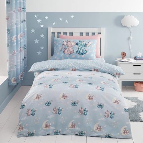 🌟 WIN WIN WIN 🌟 How adorable would your little one's room look kitted out with this gorgeous Stitch bedding and matching curtains?? One lucky winner will win: 💕 Disney Stitch Single Duvet Cover and Pillowcase Set 💕 Disney Stitch Eyelet Curtains 💕 Disney Stitch Single Fitted Sheet To enter simply: ➡️ Like this post ➡️ Tag another parent who would also love to win (1 entry per tag) ➡️ Follow @bumpbabyyou The competition closes midnight 5th Aug. Winner will be announced 6th Aug on this a... Stitch Bedroom Ideas For Kids, Stitch Themed Bedroom, Lilo And Stitch Bedroom, Stitch Bedroom Ideas, Stitch Room Decor, Stitch Bedroom, Stitch Bedding, Stitch Bed, Bedroom 2025