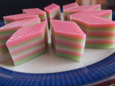 Malaysian Food Desserts, Kuih Lapis, Malaysian Dessert, Kek Lapis, Asian Cake, Malaysian Cuisine, Steamed Cake, Chinese Dessert, Asian Snacks