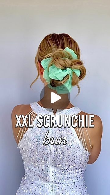 Giant Scrunchie Hairstyles, Big Scrunchies Hairstyles, Elaborate Hairstyles, Scrunchie Bun, Scrunchies Hairstyles, Xxl Scrunchies, Pony Tails, Creative Hair, Bun Updo