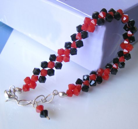 Black and red crystal bracelet with chain extender Judy Nails, Nails Moodboard, Beaded Jewelry Designs, Red Bracelets, Chain Extenders, Red Crystals, Crystal Bracelet, Bead Designs, Jewelry Designs