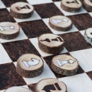 Diy Chess Set, Tre Kunst, Chess Board Set, Diy Yard Games, Wooden Chess Board, Wood Games, Diy Wooden Projects, There Are No Rules, Wood Burning Crafts