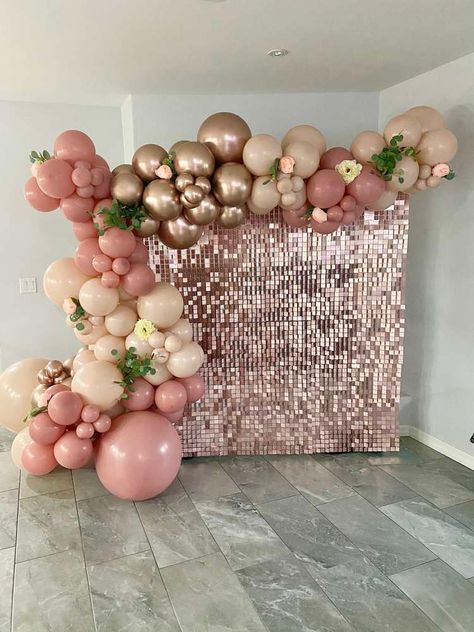 Pink Beige Gold Balloons, Rose Gold 40th Birthday Ideas, Paris Photobooth, Sweet 16 Party Decorations, Party Theme Decorations, 18th Birthday Decorations, Rose Gold Theme, Idee Babyshower, Simple Birthday Decorations