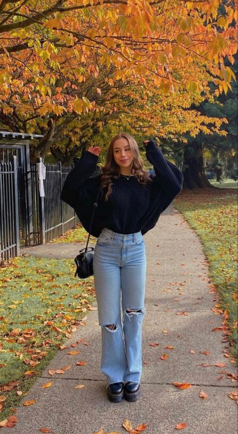 Casual Fall Outfits Doc Martens, Thanksgiving Outfit With Doc Martens, Outfit Ideas Doc Martens Winter, Fall Outfits 2023 Doc Martens, Outfits To Wear Doc Martens With, Doc Martens Outfit Jeans Casual, Chill Doc Marten Outfits, Mom Jeans And Doc Martens Outfit, Soft Doc Martens Outfit