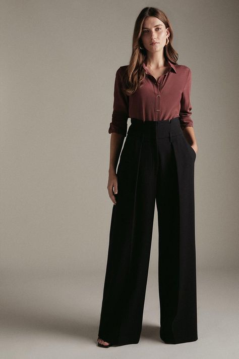 [CommissionsEarned] 17 Top Wide Leg Trousers Outfit Casual Tricks You Have To See At Once #widelegtrousersoutfitcasual Tops To Wear With Black Trousers, Tops For Trousers Women, Straight Leg Trousers Outfit High Waist, High Waist Trousers Women, Black Work Trousers Outfit, High Waist Black Pants Outfit, How To Style Black Trousers Women, Wide Legged Trousers Outfit, Black Trouser Outfit Women