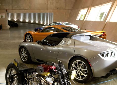 Want an underground garage like Iron Man's.... his shown in pic Zero Engineering, Man Garage, Underground Garage, Cool Garages, Man Cave Homes, Luxury Garage, Garage Studio, Garage Gym, Triumph Motorcycles