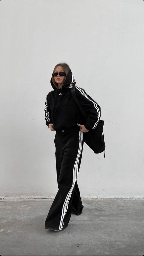 Russian Adidas Aesthetic, Russian Girl Aesthetic Outfit, Adidas Aesthetic Outfit, Russian Aesthetic Outfit, Adidas Sweatshirt Outfit, Adidas Outfit Aesthetic, Black Tracksuit Outfit, Russian Fashion Street, Adidas Hoodie Outfit