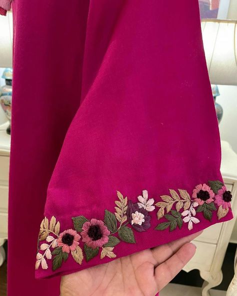 Emboridary Designs Kurti, Hand Embroidered Dress Designs, Hand Embroidery Kurtas, Embroidery Work Suit, Neck Designs For Embroidery Suits, Shalwar Embroidery Designs, Hand Work On Suits, Embroided Kurti Design, Embroided Suit Designs