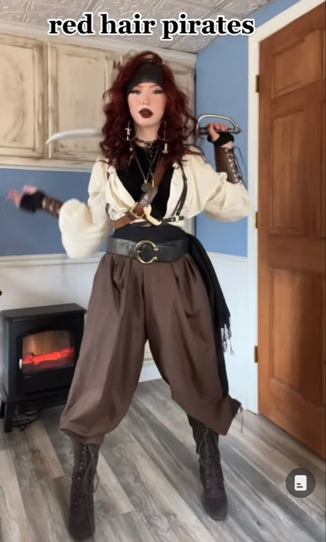 Punk Pirate Outfit, Fantasy Renfaire Outfit, Rennaisance Fair Outfits, Bg3 Outfits, Pirate Outfit Aesthetic, Pirate Outfit Women, Ren Faire Outfit Ideas, Pirate Clothing, Pirate Costume Diy