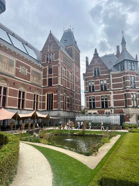 #amsterdam #travel #netherlands #rijksmuseum #university #amsterdamstyle Amsterdam University College, Netherlands University, University Amsterdam, Amsterdam Photoshoot, University Of Amsterdam, Travel Netherlands, Studying Motivation, Amsterdam School, Dream School