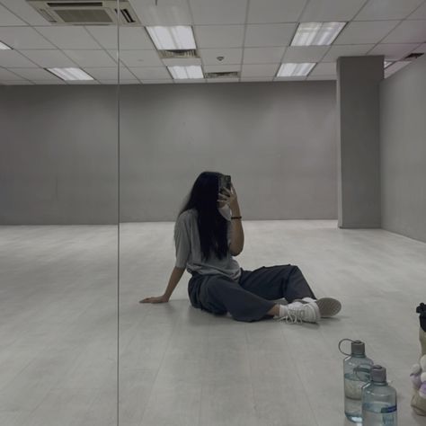 Dance Studio Aesthetic, Hiphop Aesthetic, Aesthetic Hip Hop, Dance Vibes, Fit Dance, Hip Hop Aesthetic, Dance Motivation, Solo Dance, Neural Pathways