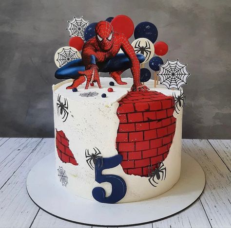 5th Birthday Cakes For Boys, Birthday Cakes Spiderman, Spiderman Birthday Cakes, Delicious Cake Ideas, Cakes Spiderman, Halloween Cakesicles, Cakes Decorating Ideas, Marvel Birthday Cake, Scary Halloween Cakes