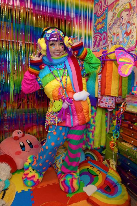 Rainbow Winter Outfit, Cybr Grl Outfit, Decora Outfits Aesthetic, Kidcore Outfit Ideas, Decora Fashion Aesthetic, Decora Kei Aesthetic, Decora Kei Outfits, Decora Fashion Outfits, Cybr Grl