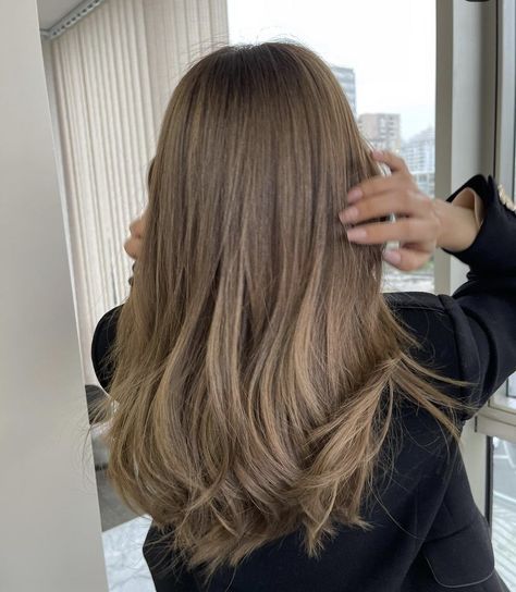 Cool Brown Balayage Hair, Dimensional Blonde With Lowlights Brown, Light Brown Cool Hair, Dusty Light Brown Hair, Mousy Brown Hair Aesthetic, Long Mousy Brown Hair, Natural Mousy Brown Hair, Dusty Brown Hair With Blonde Highlights, Muddy Brown Hair