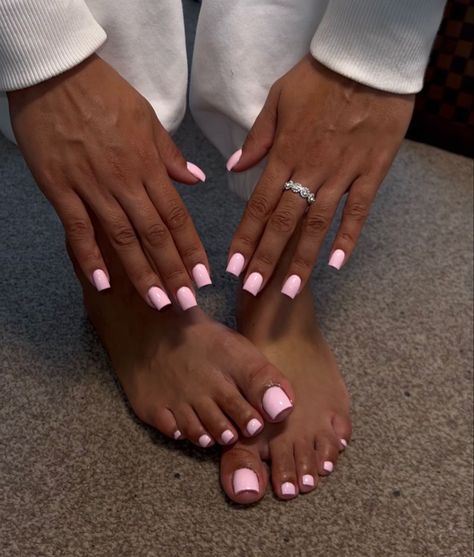 Classy Toenails Pedicures, Short Classy Nails, Gel Toe Nails, Acrylic Toe Nails, Work Nails, Short Square Acrylic Nails, Unique Acrylic Nails, Short Acrylic Nails Designs, Short Acrylic