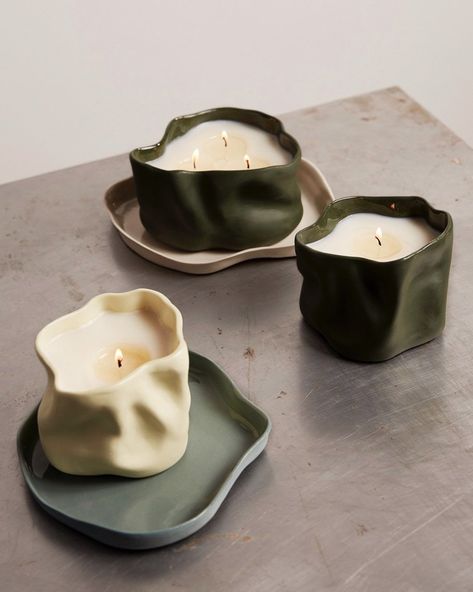 Candle Ceramic Pottery, Ceramics Ideas Pottery Creative Inspiration, Ceramic Candle Vessel, Candle Pottery Ideas, Little Pottery Ideas, Ceramic Inspo Aesthetic, Candle Vessel Ideas, Things To Make In Ceramics, Ceramic Decoration Ideas