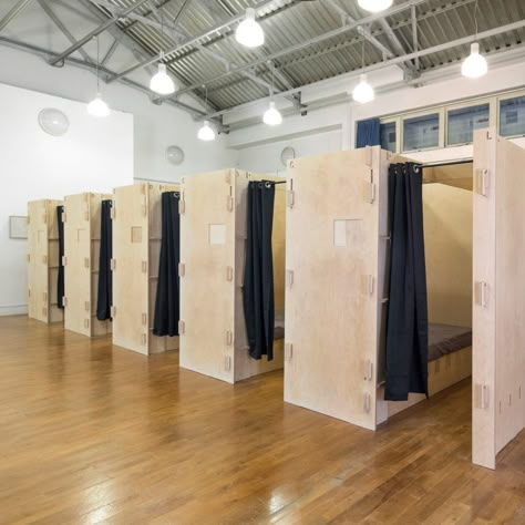 Wooden sleeping pods by Reed Watts made available to homeless people in London Homeless Shelter Ideas, Homeless Shelter Design, Sleep Pod, Sleep Box, Homeless Housing, Hostel Design, Homeless Shelters, Hostels Design, Sleeping Pods