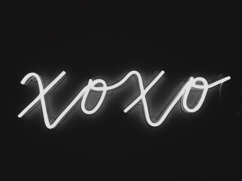 White Photo Wall, Iphone Customization, Wallpaper Black And White, Ipad Aesthetic, Black And White Photo Wall, Neon Words, Wallpaper Black, Neon Lights, White Photo