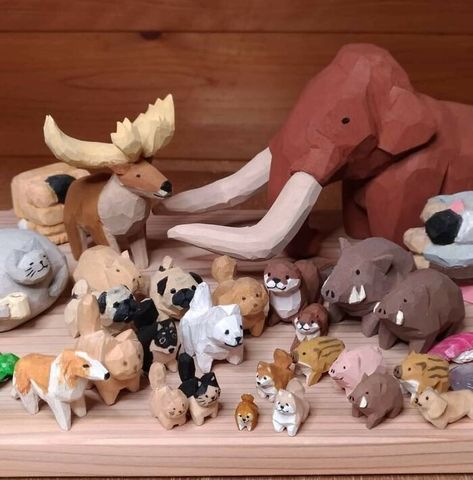 Carved Wooden Animals, Whittling Projects, Sanding Wood, Simple Wood Carving, Wood Carving For Beginners, Boy Toy, Wood Animal, Toy Ideas, Talented People