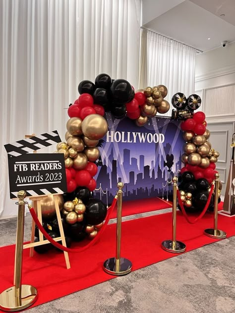 Hollywood Red Carpet Theme, Hollywood Red Carpet Party, Hollywood Theme Party Decorations, Hollywood Glamour Party, Farewell Decorations, Red Carpet Theme Party, Oscars Theme Party, Comic Christmas, Hollywood Birthday Parties