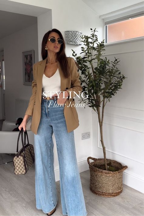 Blazer Jean Outfits Women, How To Dress Up Casual Outfits, Twill Blazer Outfit, Tan Blazer And Jeans Outfit, Fall Blazer Outfits For Women Casual, Blazer With Flare Jeans, Jean Blazer Outfits For Women, Fall Blazer Outfits 2024, 40 Style Woman