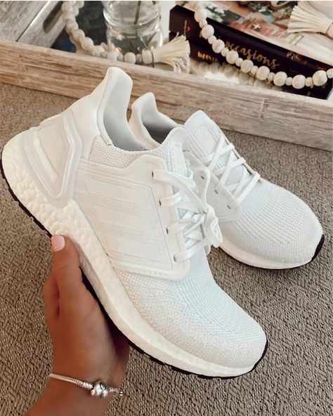 Trendy Tennis Shoes, Cute Running Shoes, Adidas White Shoes, Trendy Shoes Sneakers, Dr Shoes, White Tennis Shoes, Preppy Shoes, Adidas Shoes Women, Womens Tennis Shoes