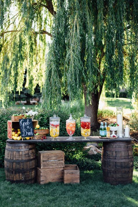 Lemonade Stand Wedding Drink Bar, Wedding Drink Station, Rustic Wedding Details, Deco Champetre, Drink Bar, Drink Station, בר מצווה, Wedding Drink, Lemonade Stand