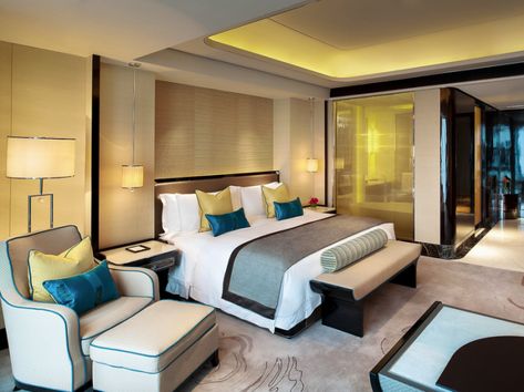 How to create a 5 star hotel at home - The World and Then SomeThe World and Then Some Hotel Bedroom Design, Hotel Guestroom, Hotel Room Interior, Bedroom Decor Gray Walls, Bedroom Decor Gray, Luxury Hotel Bedroom, Interior Hotel, Luxury Hotel Room, Modern Luxury Bedroom