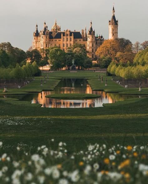 Schwerin Castle Germany Castle Mansion, Castle Aesthetic, Germany Castles, Royal Aesthetic, Castle Garden, Castle House, Voyage Europe, Fantasy Castle, Fantasy Places