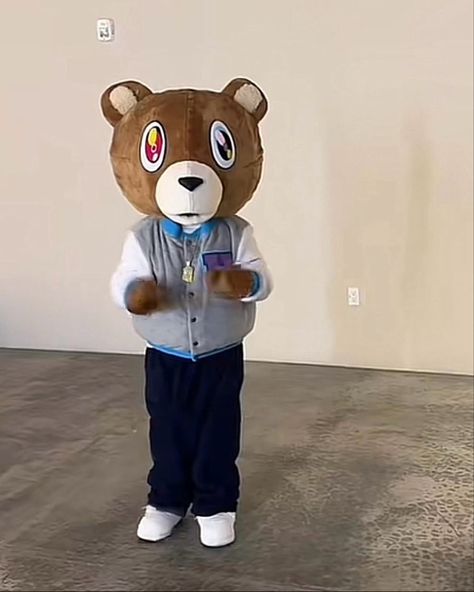 north west dressed up as the Kanye West 'graduation' bear for halloween Kanye West Halloween Costume, Kanye West Costume, Kanye Costume, Graduation Bear Kanye, Kanye Graduation Bear, Graduation Kanye West, Kanye Bear, Kanye West Graduation Bear, Kanye West Bear