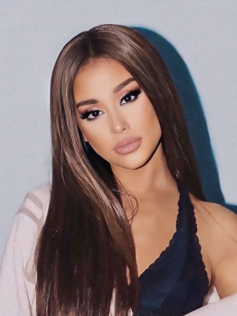 Ariana Grande Headshot, Ariana Grande Dark Hair, Baddie Ariana Grande, Ariana Grande With Hair Down, 2019 Ariana Grande, Brunette Ariana Grande, Ariana Grande Natural Hair, Ariana Grande Brunette, Ariana Grande Straight Hair