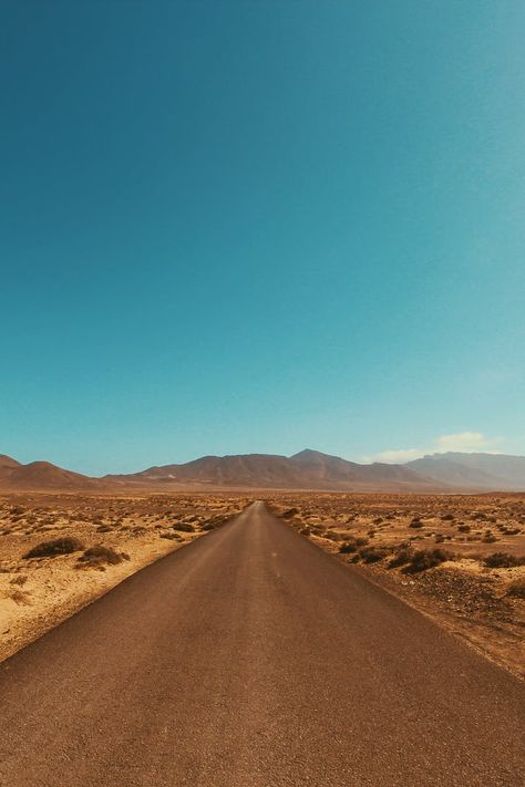 Hot Desert Aesthetic, Desert Sunset Aesthetic, Empty Road Aesthetic, Road And Sky Background, Road In Desert, Desert Road Aesthetic, Road Background, Negative Space Photography, Highway Road Background